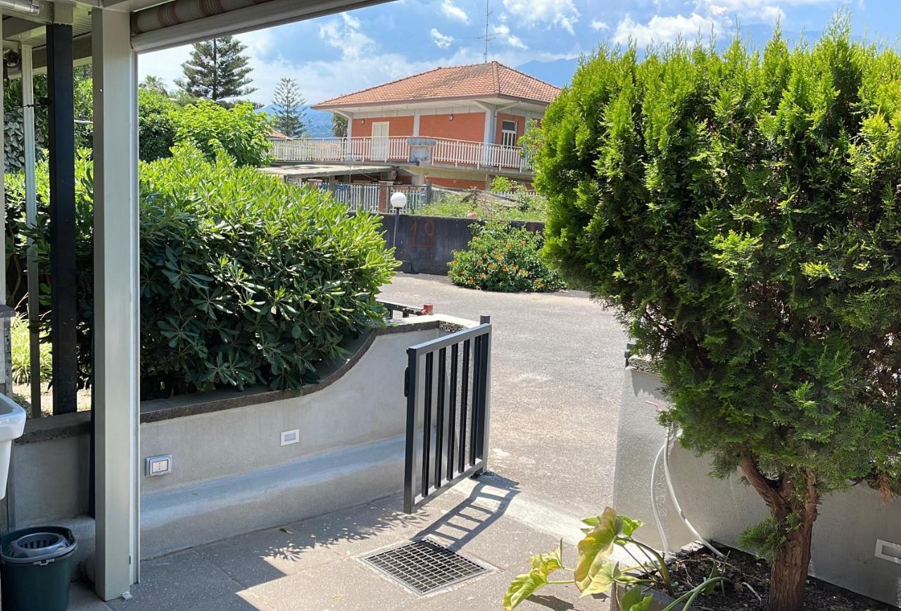 Fondachello Sea House Apartment Mascali Exterior photo